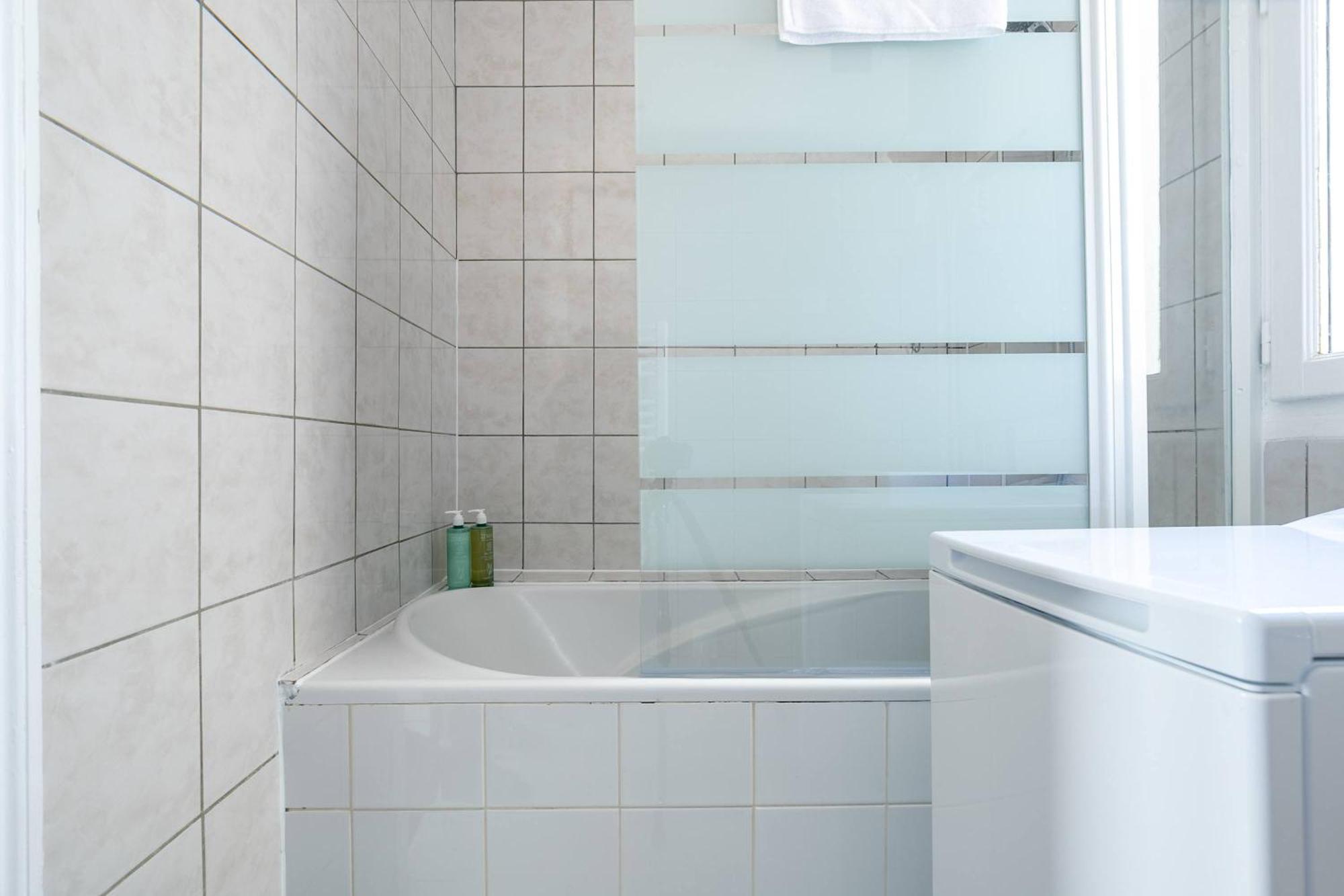 Le Dupont - Metro 13, 20 Min Champs-elysees Asnieres-sur-Seine
