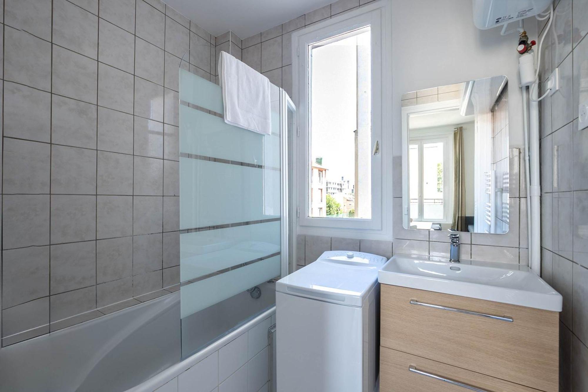 Le Dupont - Metro 13, 20 Min Champs-elysees Asnieres-sur-Seine